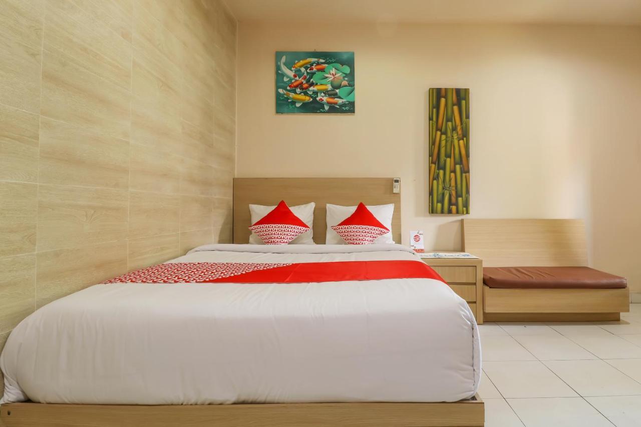 Oyo 2581 Ketut Smile Hotel Dempasar Exterior foto