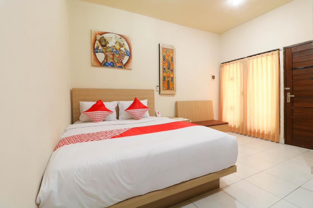 Oyo 2581 Ketut Smile Hotel Dempasar Exterior foto