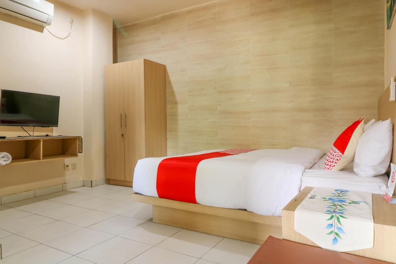Oyo 2581 Ketut Smile Hotel Dempasar Exterior foto