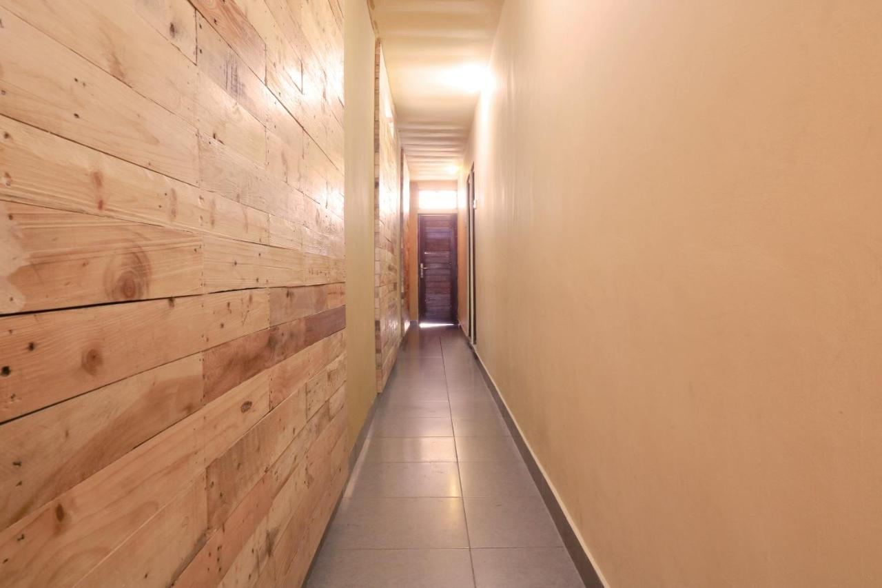 Oyo 2581 Ketut Smile Hotel Dempasar Exterior foto