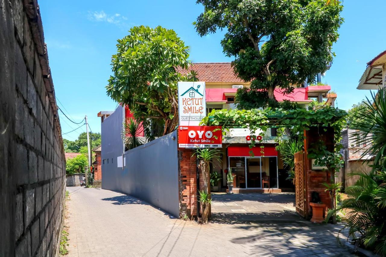 Oyo 2581 Ketut Smile Hotel Dempasar Exterior foto